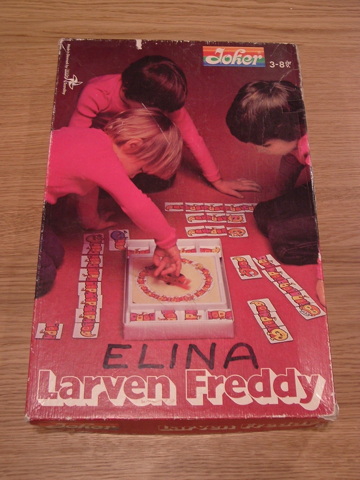 Larven Freddy
