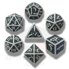 White & Black Skull 7 Dice set