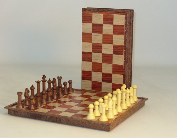 Woody Magnetic Travel Chess Set