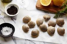 Littleneck Clams - 12 Count