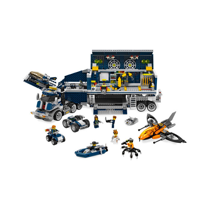 LEGO Mobile Command Center Set 8635