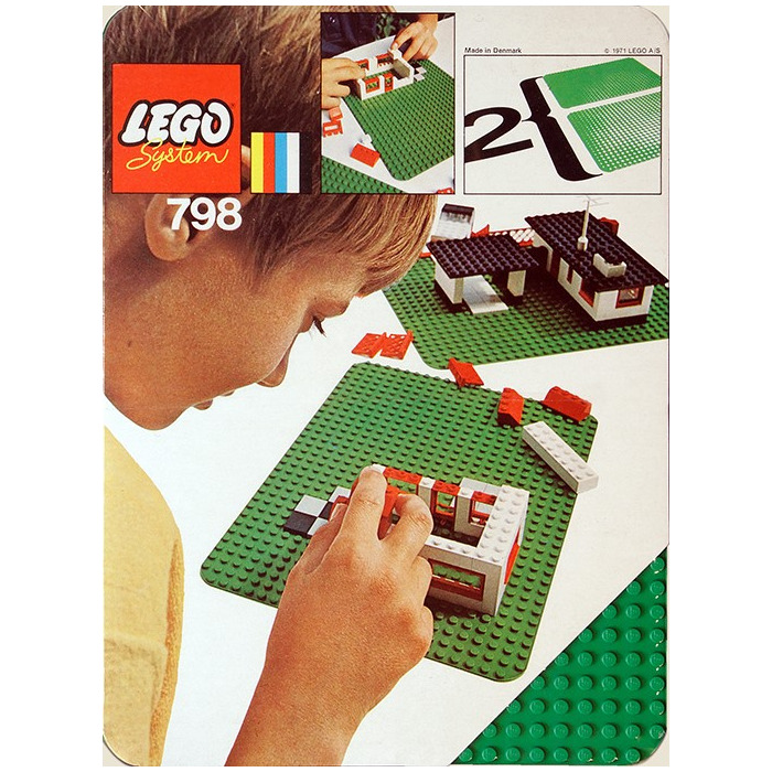 LEGO 2 Medium Baseplates, Green Set 798