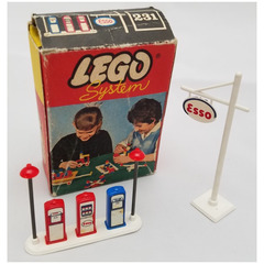 LEGO Esso Pumps and Sign Set 231-2
