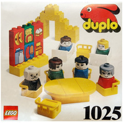 LEGO Figures and Furniture Set 1025