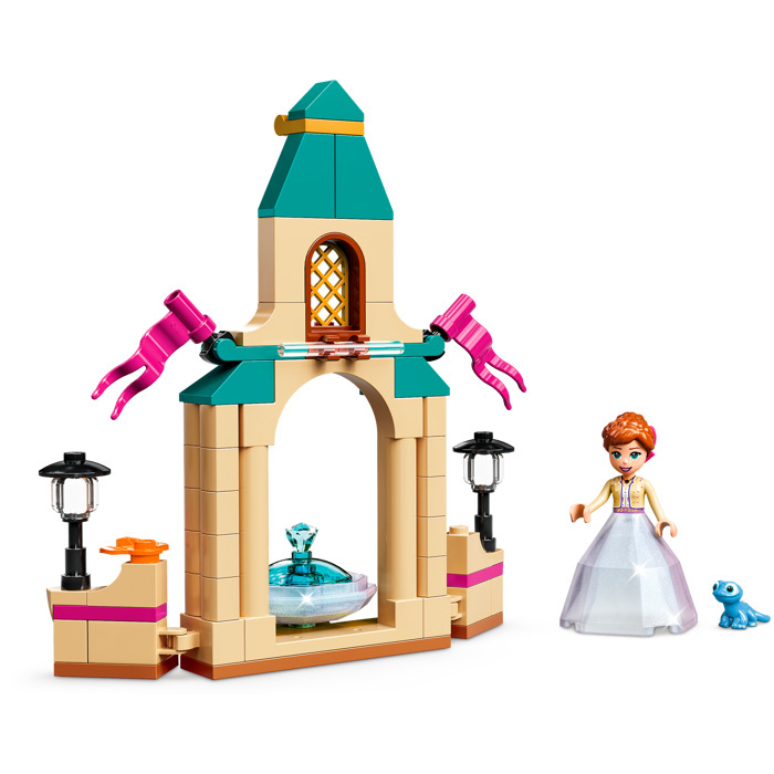 LEGO Annas Castle Courtyard Set 43198