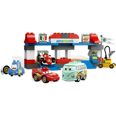 LEGO The Pit Stop Set 5829