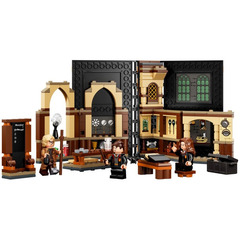 LEGO Hogwarts Moment: Defence Against the Dark Arts Class Set 76397