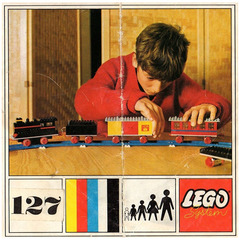 LEGO Complete Train with 3 Wagons Set 127