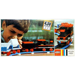 LEGO Complete Freight Train Set with Tipper Trucks 120-1