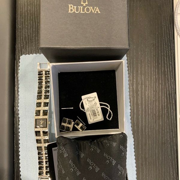 Bulova 98L109 - Crystal