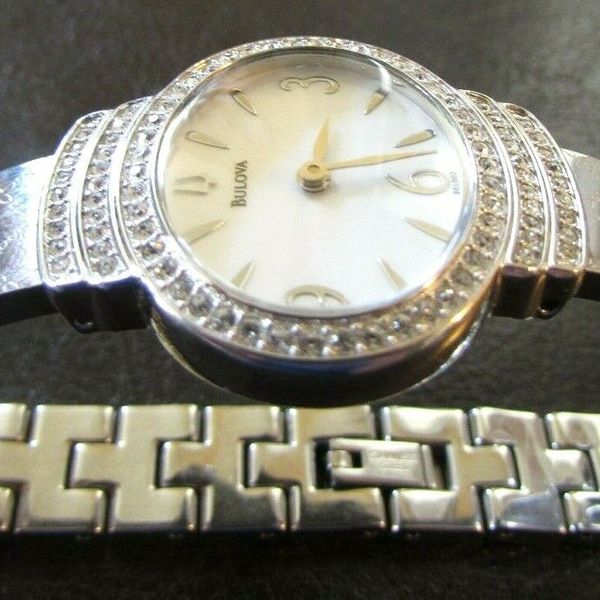 Bulova 96L002 - Crystal