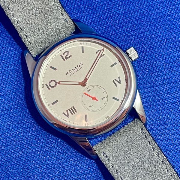 Nomos 737 - Club Campus 38