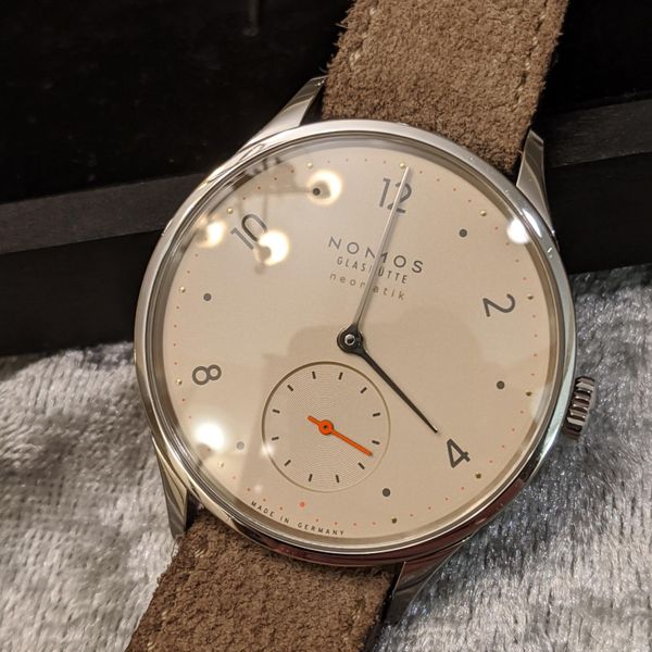 Nomos 1204 - Minimatik Champagner