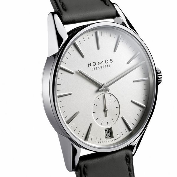 Nomos 802 - Zürich Datum