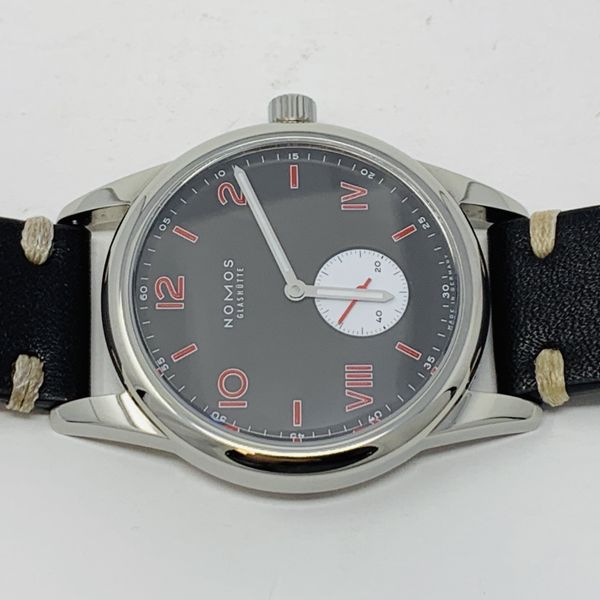 Nomos 499 - Tetra plum