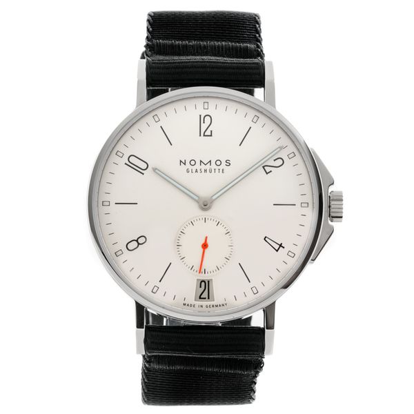 Nomos 551 - Ahoi Date