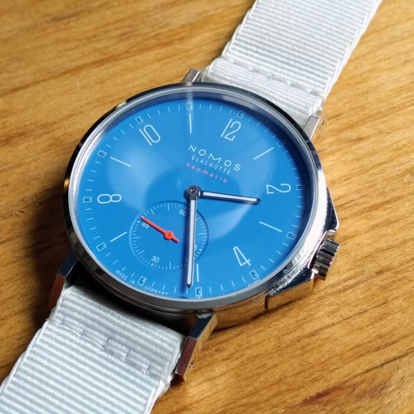 Nomos 562 - Ahoi Neomatik Signal Blue