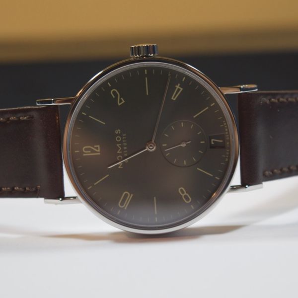 Nomos 604 - Tangomat Ruthenium Datum
