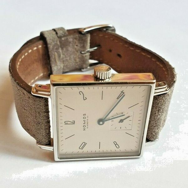 Nomos 408 - Tetra