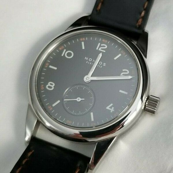 Nomos 704 - Club Dunkel Glasboden