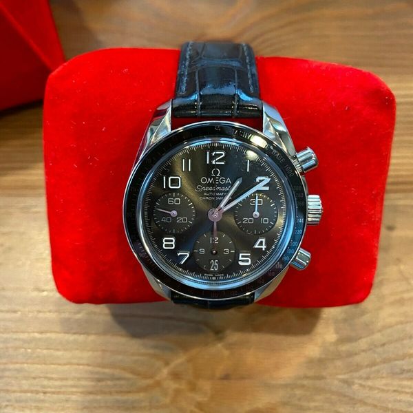 Omega 324.33.38.40.06.001 - Speedmaster Date 38