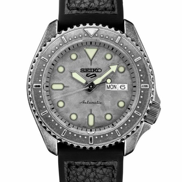 Seiko SRPE79 - 5 Sports