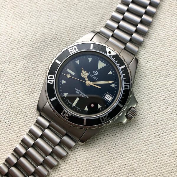Zodiac 206.21.05 - Red Dot Quartz Diver