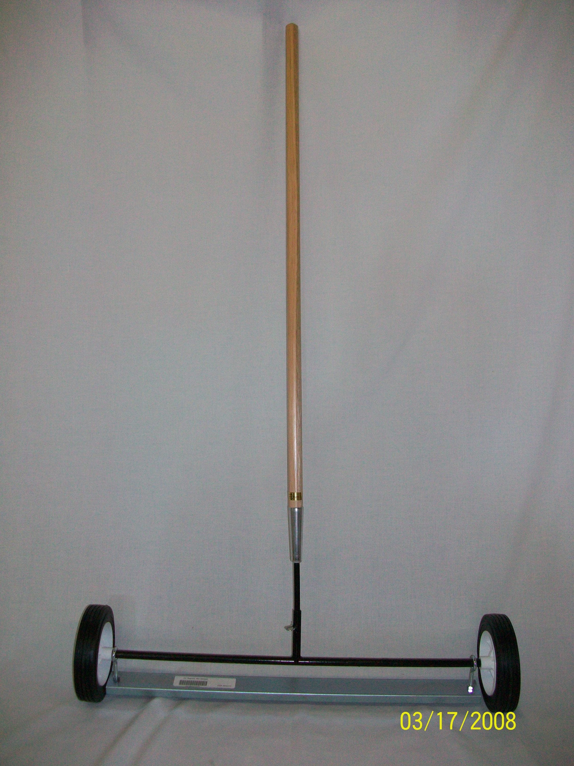 THE ATTRACTOR - PSM337C - 24 In. Mini Sweeper