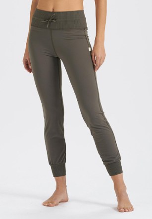 Vuori - Daily Joggers - Womens - OREGANO