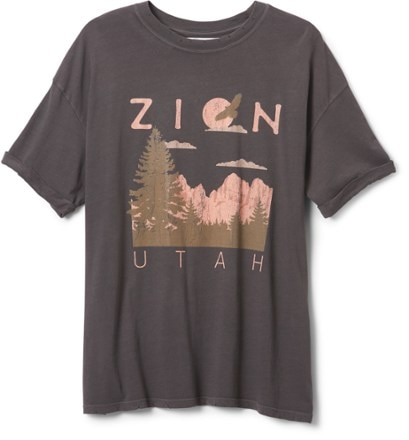 Girl Dangerous - Zion Graphic Boyfriend T-Shirt - Womens
