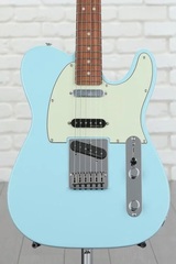 Fender Deluxe Nashville Tele - Daphne Blue with Pau Ferro Fingerboard