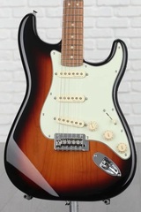 Fender Deluxe Roadhouse Strat - 3-Color Sunburst with Pau Ferro Fingerboard