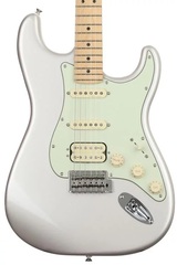 Fender Deluxe Stratocaster HSS - Blizzard Pearl with Maple Fingerboard