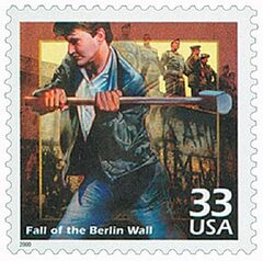 2000 33c Celebrate the Century - 1980s: Fall of the Berlin Wall