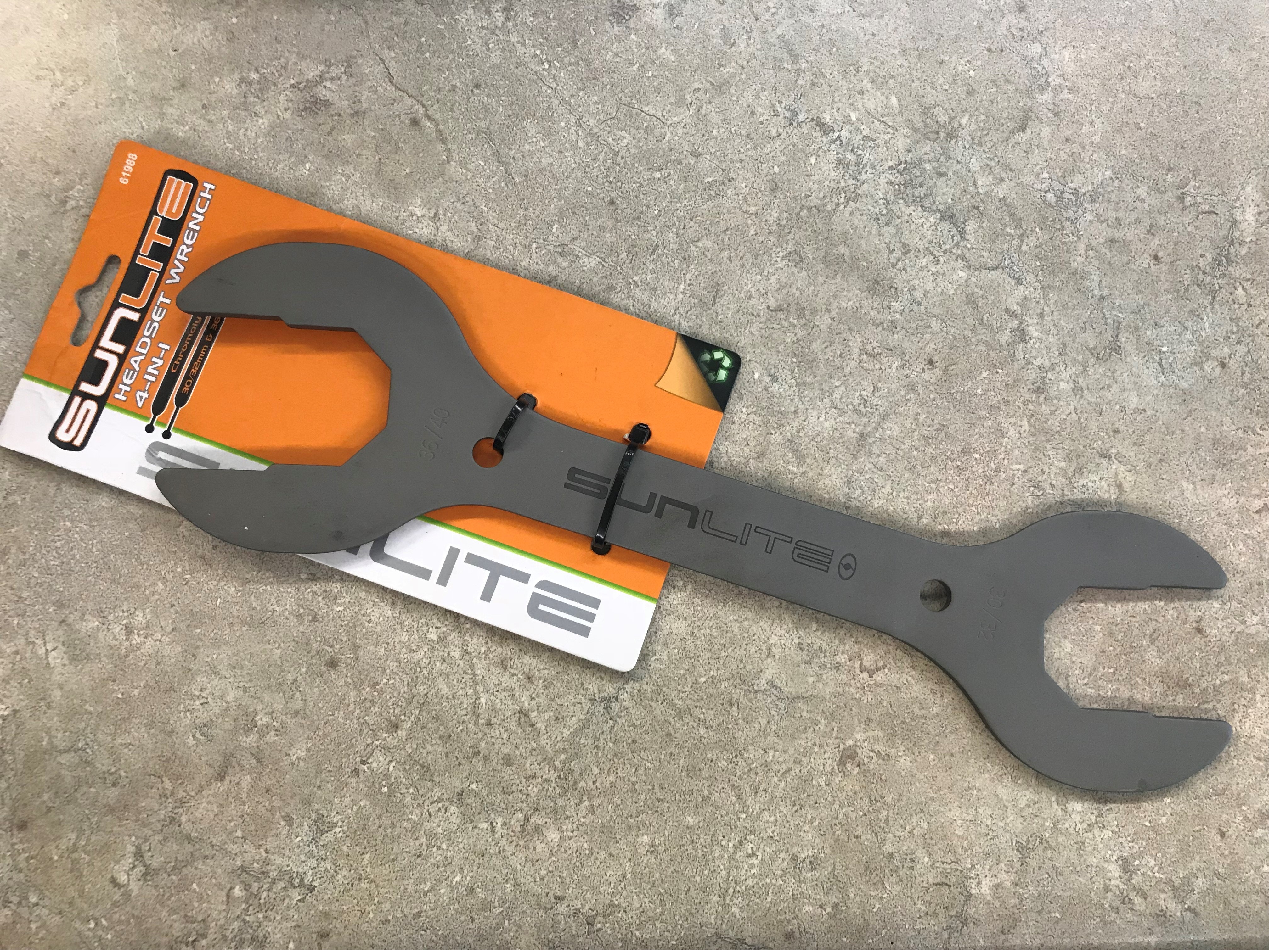 Sunlite 4-in-1 Headset Wrench