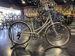 Retrospec Beaumont 7-Speed Step-Thru City Bike - Eggshell 2021