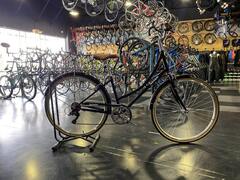 Retrospec Beaumont 7-Speed Step-Thru City Bike - Black 2021