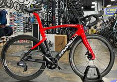 Pinarello Dogma F Disk Sram Force eTap AXS - Zipp 303S - Eruption Red 2023