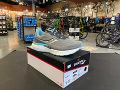 Women   s Saucony Triumph 19 Alloy/Powder?gris; WIDE