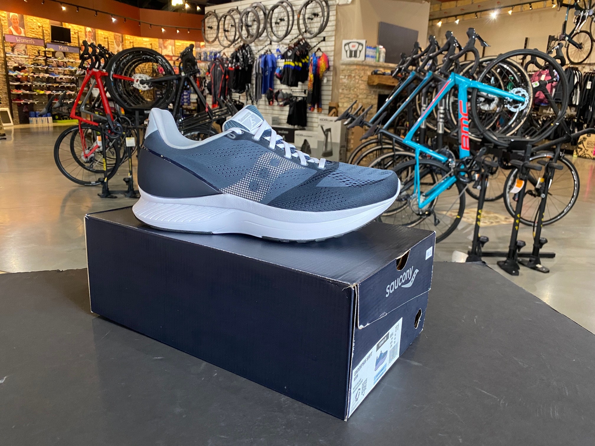Mens Saucony Endorphin Shift Icon Blue/Silver