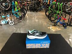 Womens Brooks Cascadia 16 Black/Ebony/Yucca Wide