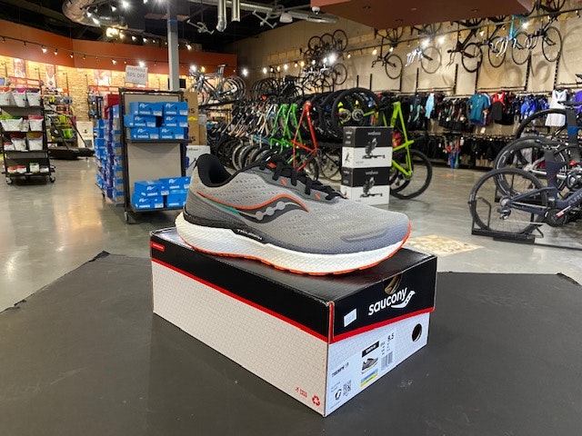 Men   s Saucony Triumph 19 Alloy/Fire/Alliage; WIDE