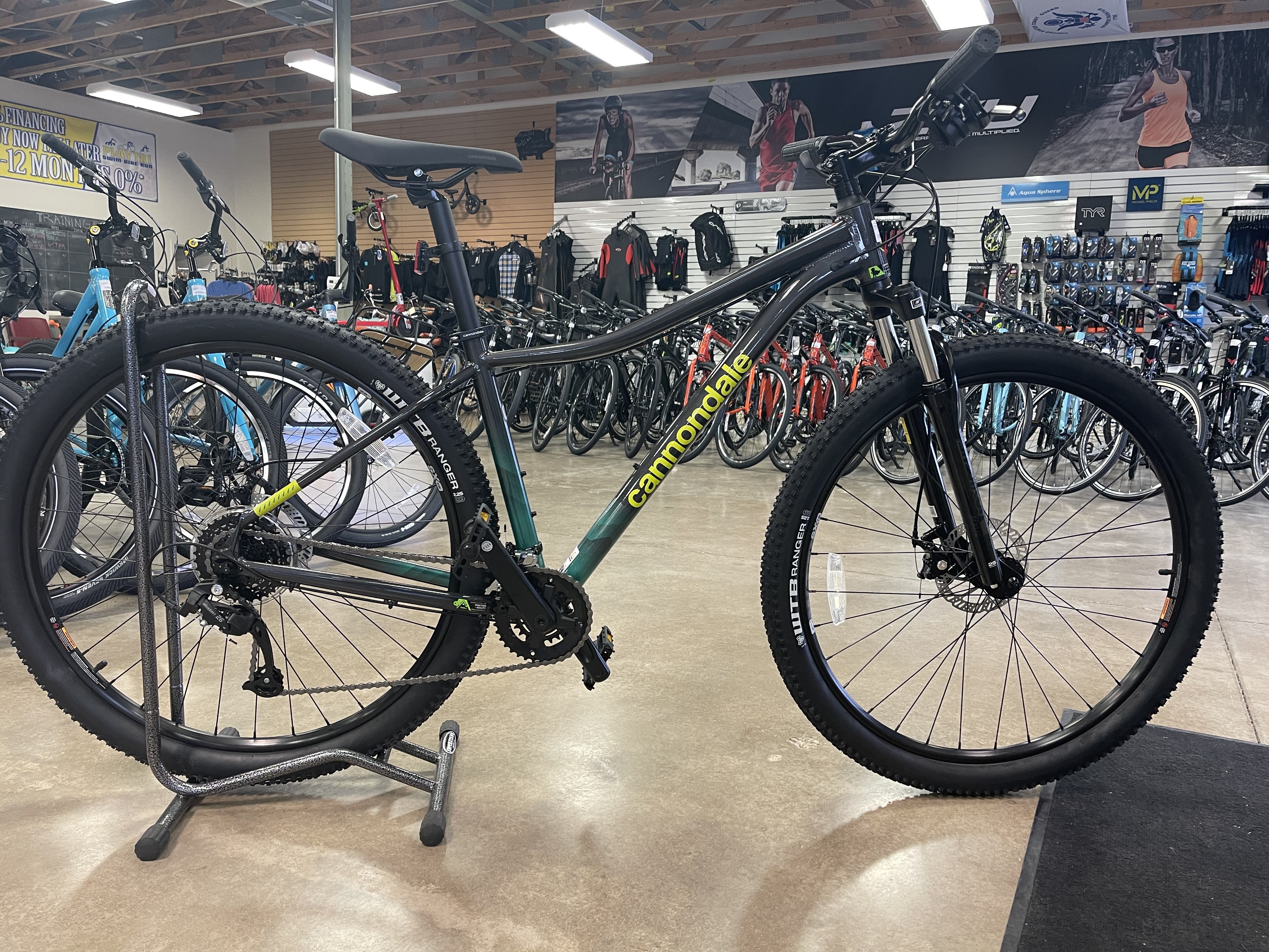 Cannondale Trail 8 - Unisex Mountain Bike / Grey&Turq