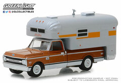 1/64 1970 Chevrolet C-10 Cheyenne with Silver Streak Camper