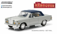 1/43 Hollywood Series 6 The Hangover (2009) - 1969 Mercedes-Benz 280 SE Convertible - with Tiger inside
