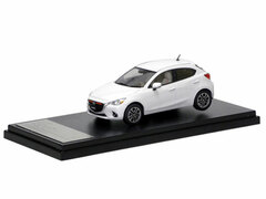 Hi-Story 1/43 MAZDA DEMIO XD Touring (2014) Snowflake White Pearl Mica