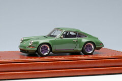 1/64 Singer 911 (964) Coupe Moss Green