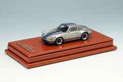 1/64 Singer 911 (964) Coupe Titanium Silver / Dark Blue Stripe