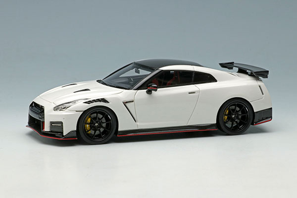 1/43 NISSAN GT-R NISMO 2020 Brilliant White Pearl