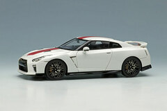 1/43 NISSAN GT-R 50th Anniversary Brilliant White Pearl (Red Stripe)